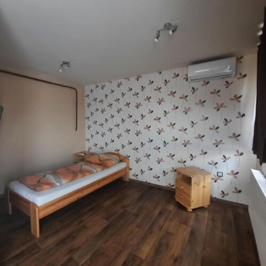Ikszt Vendeghaz Hotell Dávod Exteriör bild